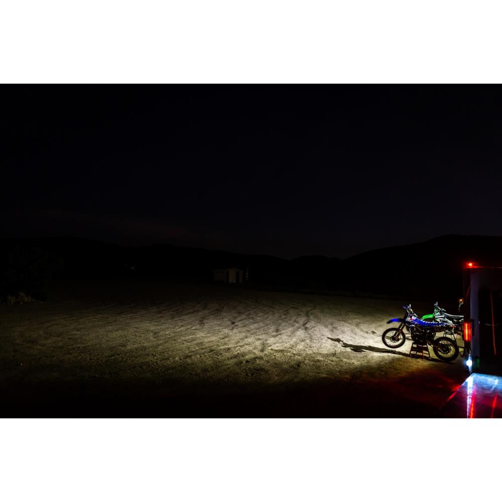 Светодиодная фара SR-L Серия POD (Красная подсветка) — FM (Врезная установка) — пара