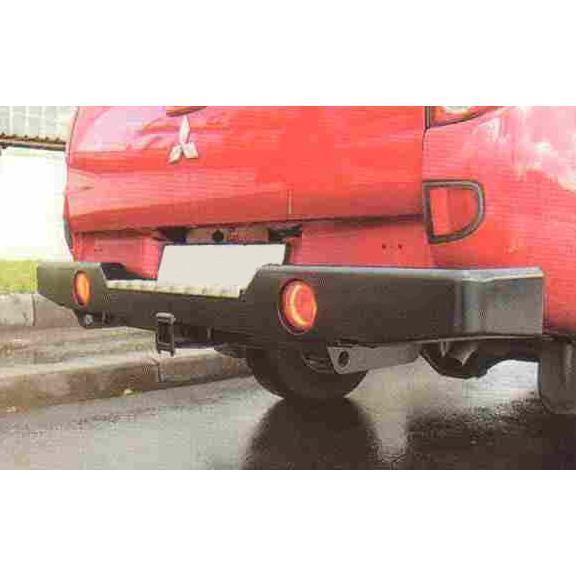 Бампер РИФ задний Mitsubishi L200 (1996-2005) с квадратом под фаркоп