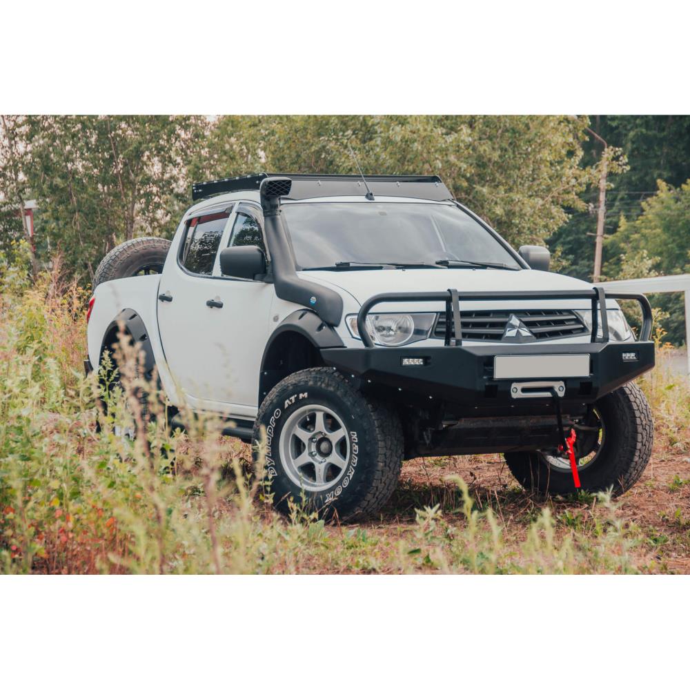 Бампер силовой передний Mitsubishi Pajero Sport/L200 2008-2015 с защитой фар