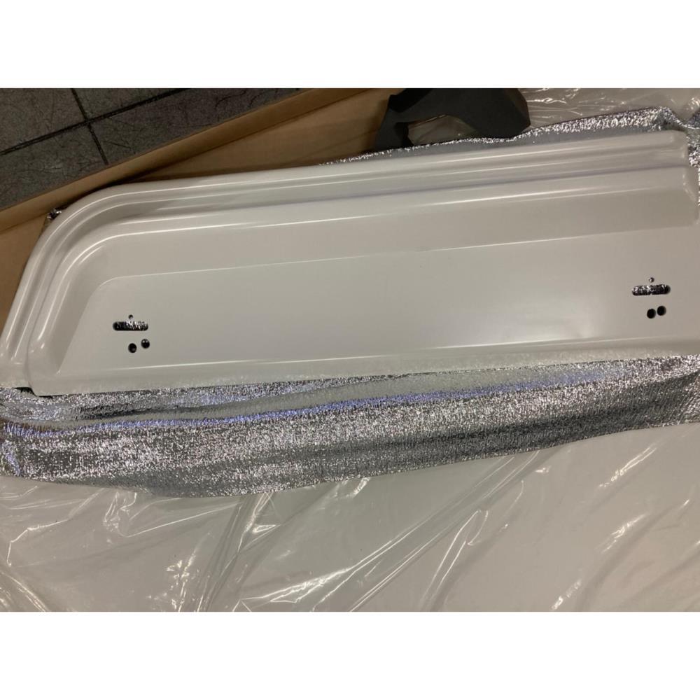 Крышка кузова под оригинальные двойные дуги для Vw Amarok. EGR (Австралия)