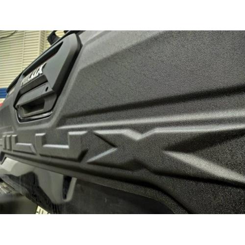 Накладка на задний борт HILUX с шагренью