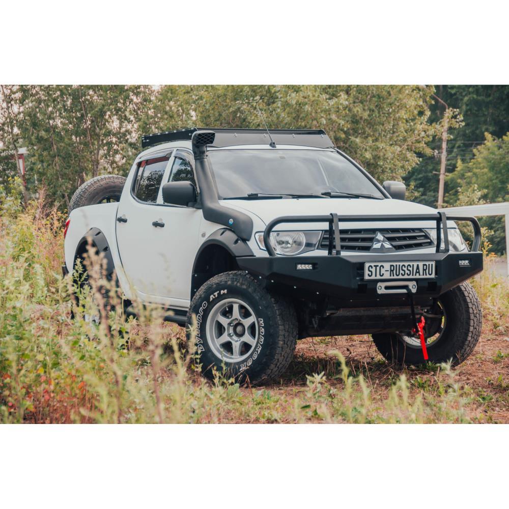 Передний силовой бампер Mitsubishi L200 2006-2015 с защитой фар и противотуманными фарами