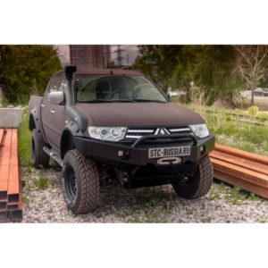 Передний силовой бампер Mitsubishi L200 2013-2015 c защитной дугой и противотуманными фарами