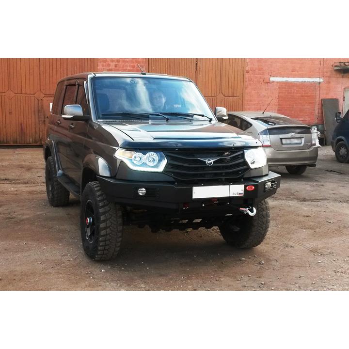 Передний силовой бампер с вертикальной площадкой лебёдки и оптикой на рестайлинговый 2014 УАЗ Патриот