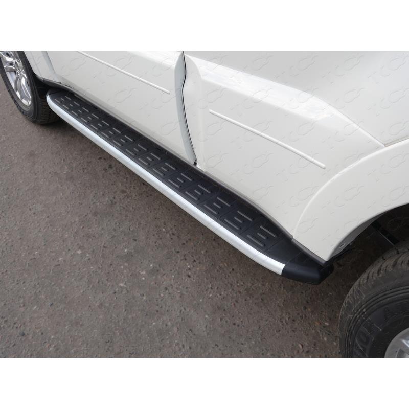 Пороги алюминиевые с пластиковой накладкой 1820 мм