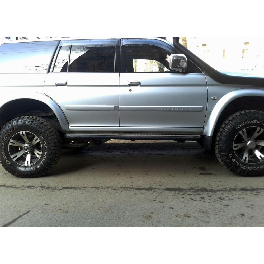 Силовые пороги на Mitsubishi Pajero Sport OLD