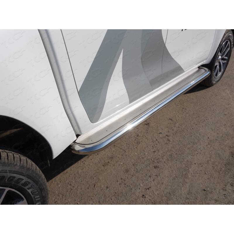 TOYOTA HILUX 2015+ Пороги с площадкой (нерж. лист) 60