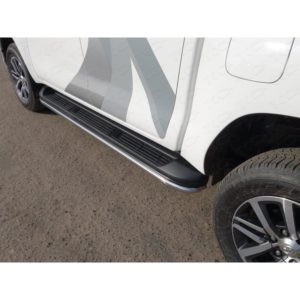 TOYOTA HILUX 2015+ Защита порогов 42