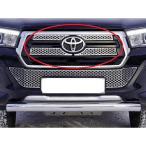 TOYOTA Hilux Exclusive 2018- Решётка радиатора верхняя (лист)