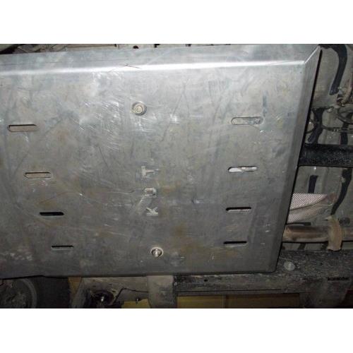 Задняя защита днища Toyota Hilux