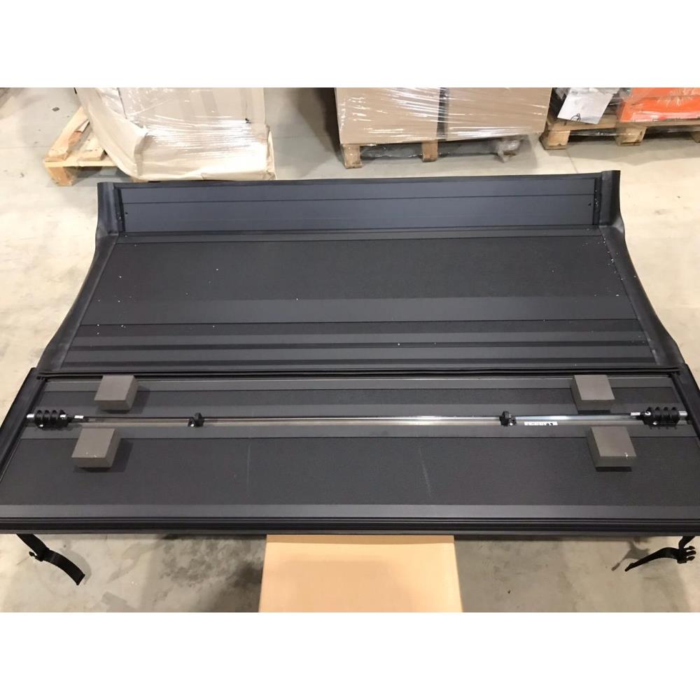 Жесткая четырехсекционная крышка кузова Kramco Toyota Tundra Crew Max 5.5 ft.