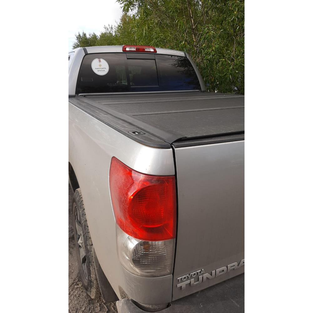 Жесткая четырехсекционная крышка кузова Kramco Toyota Tundra Double Cab