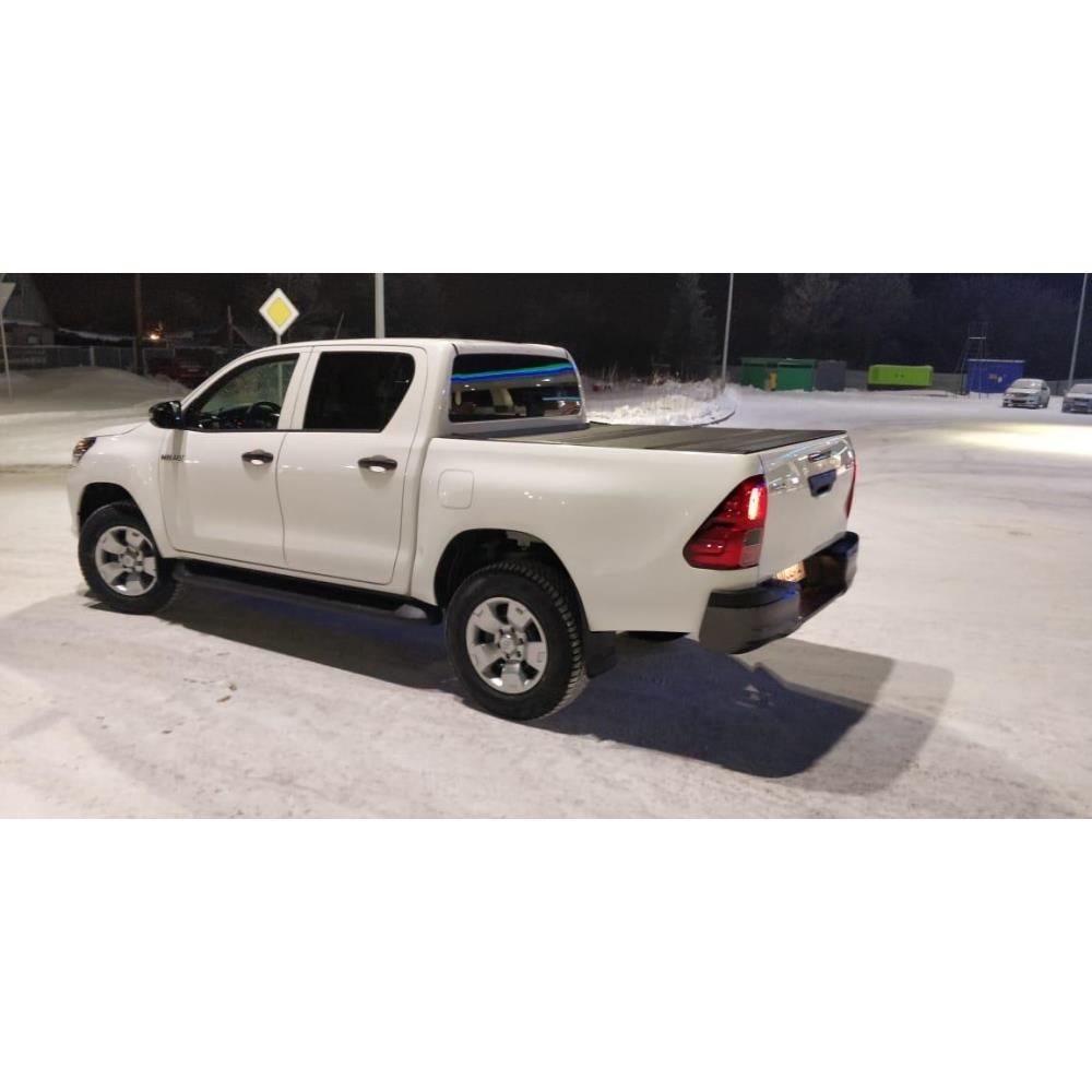 Жесткая четырехсекционная крышка Toyota Hilux VIII Revo (2015+)