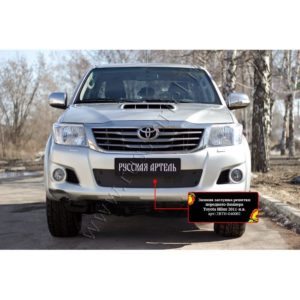 Зимняя заглушка решетки переднего бампера Toyota Hilux 2011-2013