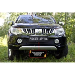 Зимняя заглушка решётки переднего бампера Mitsubishi L200 2015-2018 (V дорестайлинг)