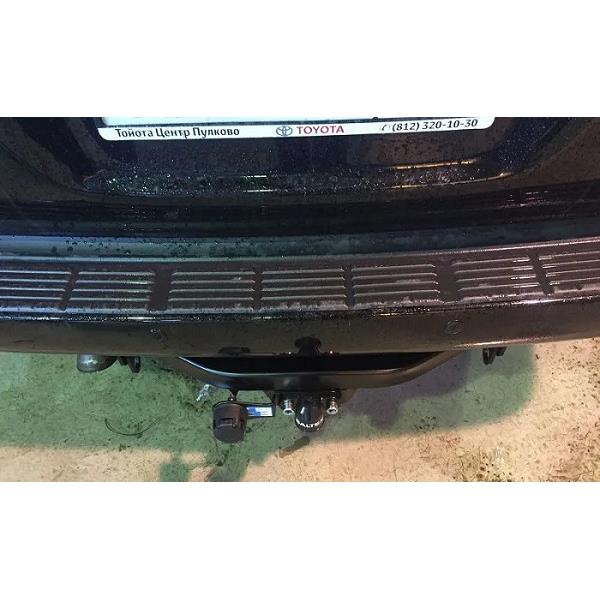 Фаркоп для Land Cruiser 200