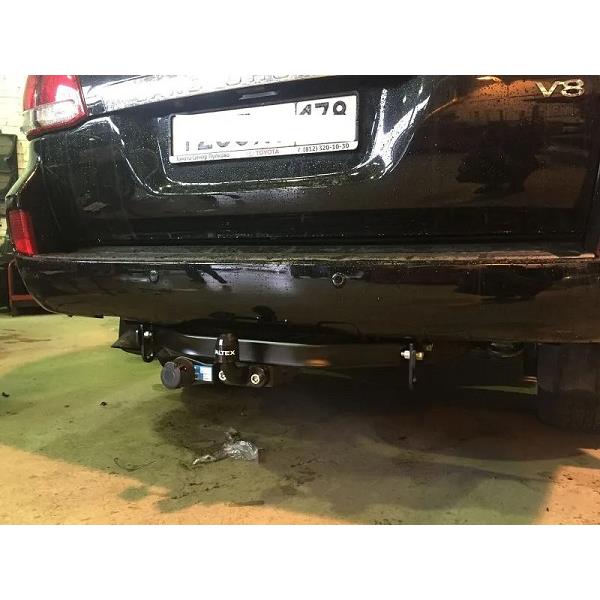 Фаркоп для Land Cruiser 200