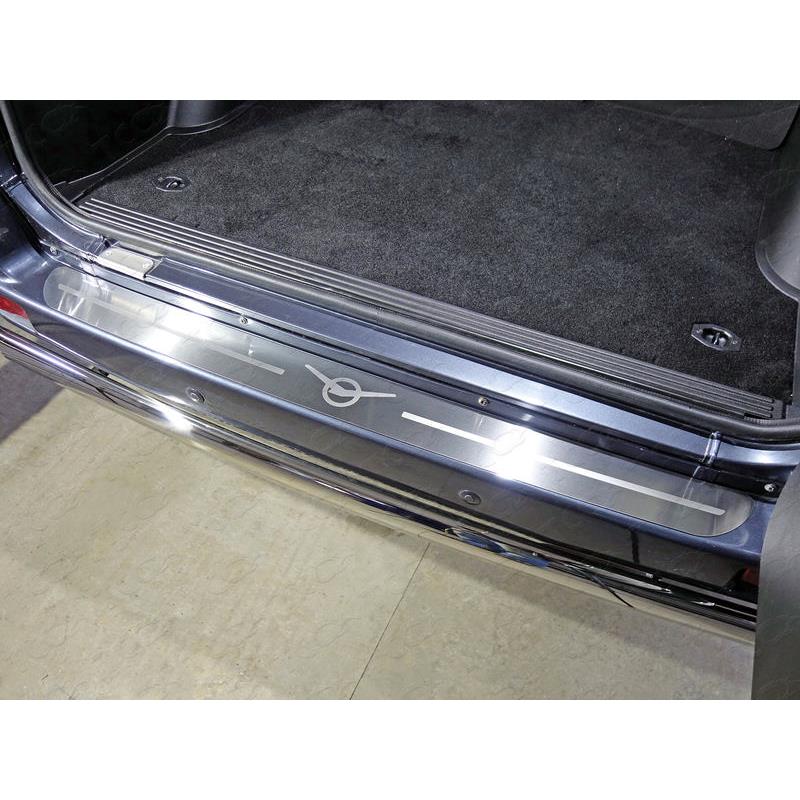 Накладка на задний бампер (лист шлифованный логотип УАЗ) на Уаз Патриот