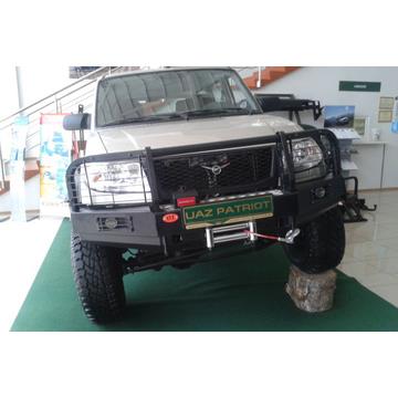 Передний силовой бампер с вертикальной площадкой лебёдки на УАЗ Патриот