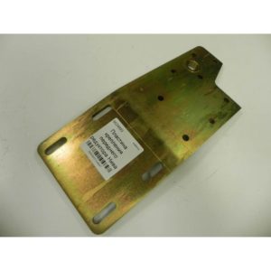 Пластина крепления переднего редуктора Нива