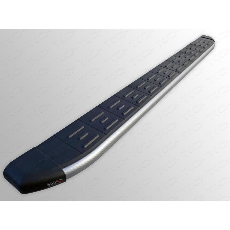 Тюнинг для RENAULT Duster 2010-2015 Пороги алюминиевые с пластиковой накладкой (карбон серебро) 1720 мм