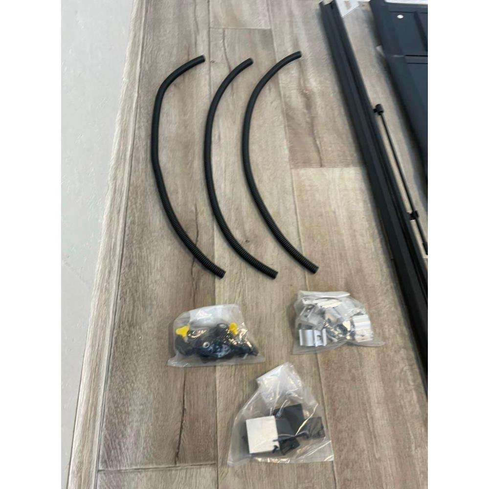 Крышка в кузов алюминиевая 4-ех секционная Toyota Tundra Crew Max