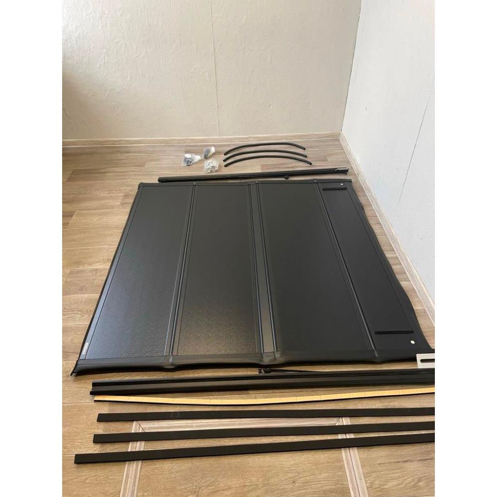 Крышка в кузов алюминиевая 4-ех секционная Toyota Tundra Crew Max