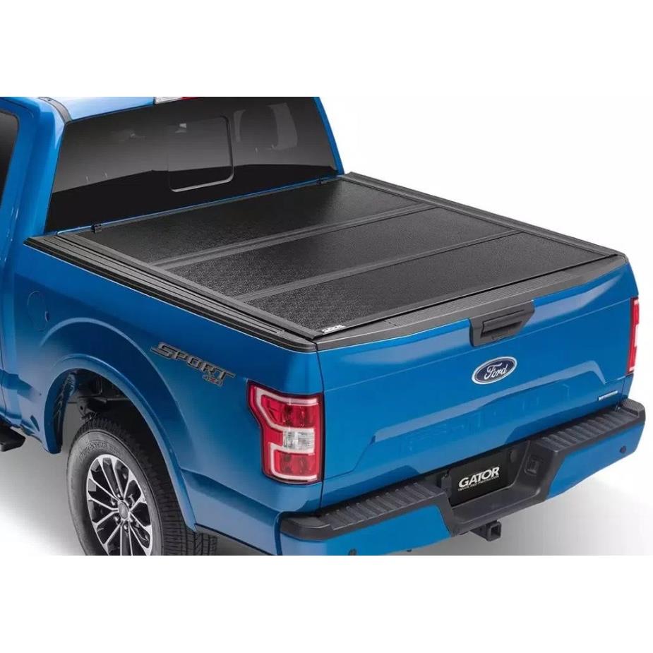 Жесткая трехсекционная крышка низкий профиль Toyota Tundra Crew Max ft. 5.5 (2014-2023) (двойная кабина)