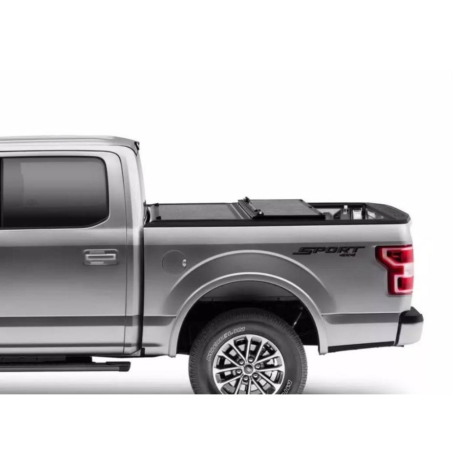Жесткая трехсекционная крышка низкий профиль Toyota Tundra Crew Max ft. 5.5 (2014-2023) (двойная кабина)
