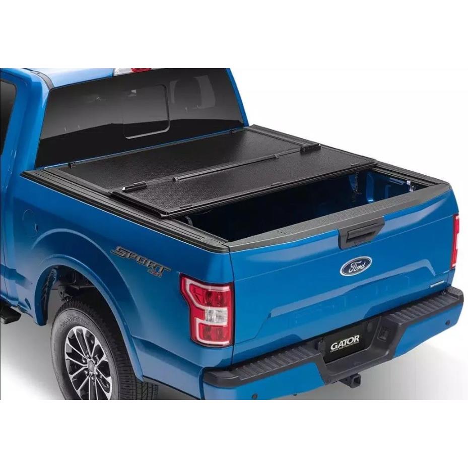 Жесткая трехсекционная крышка низкий профиль Toyota Tundra Crew Max ft. 5.5 (2014-2023) (двойная кабина)